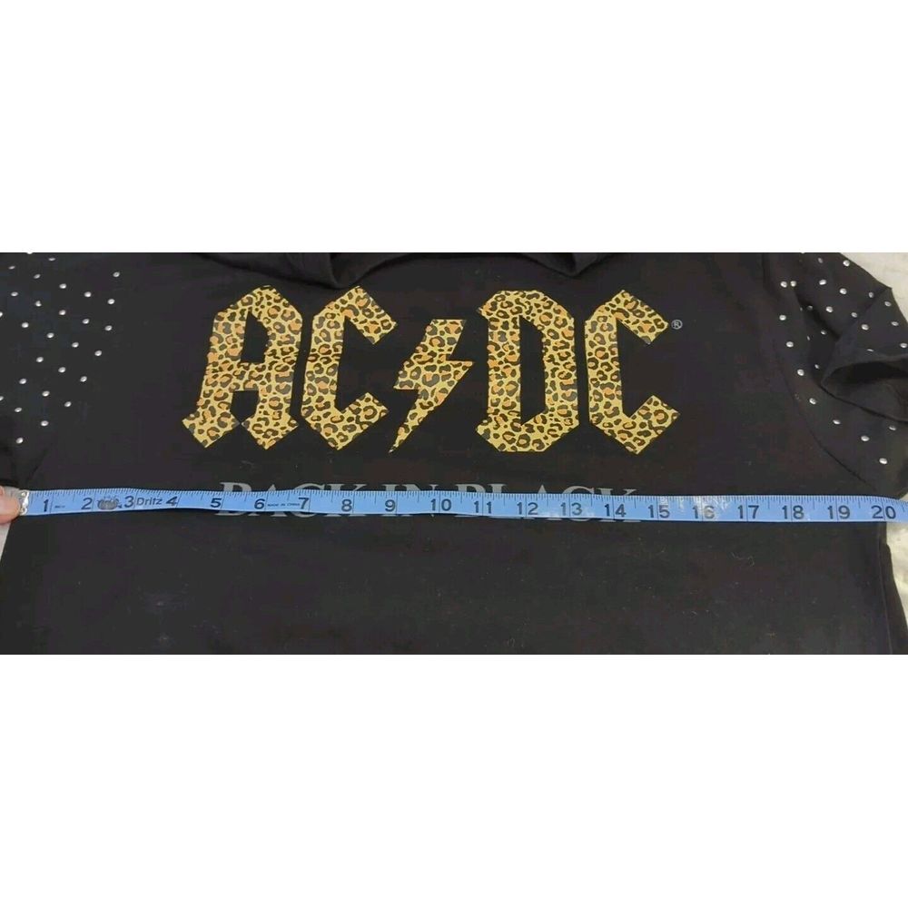 AC/DC Women's Size Large Black Studded Sleeve Leopard Print Cropped T‎ Shirt 496 - Picture 6 of 7